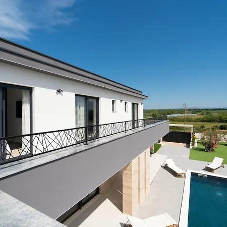 Gorgeous In Miranje Donje