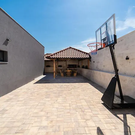 Gorgeous In Miranje Donje Semesterbostad Vrana (Zadar)