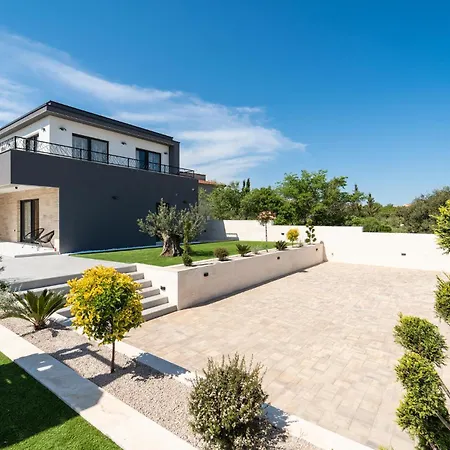 Semesterbostad Gorgeous In Miranje Donje