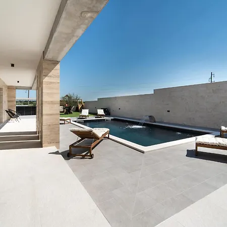 Gorgeous In Miranje Donje * Vrana (Zadar)