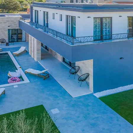 Semesterbostad Gorgeous In Miranje Donje *