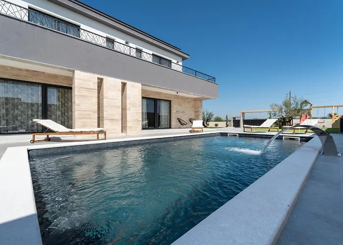 Gorgeous In Miranje Donje Semesterbostad