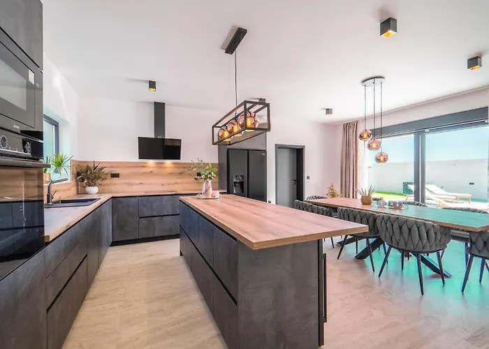 Semesterbostad Gorgeous In Miranje Donje *