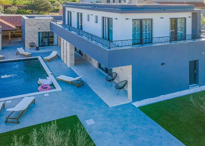 Semesterbostad Gorgeous In Miranje Donje *